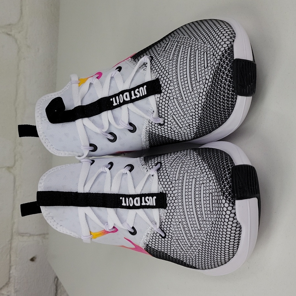 💥SOLD💥Nike Free TR 8 Training Shoe White Black Laser Fuchsia Women's 7.5 - Picture 4 of 7